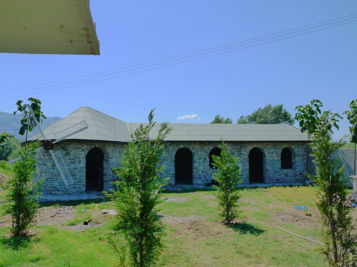 Windmill Shkodra Gesthouse Camping & Grill Екстериор снимка