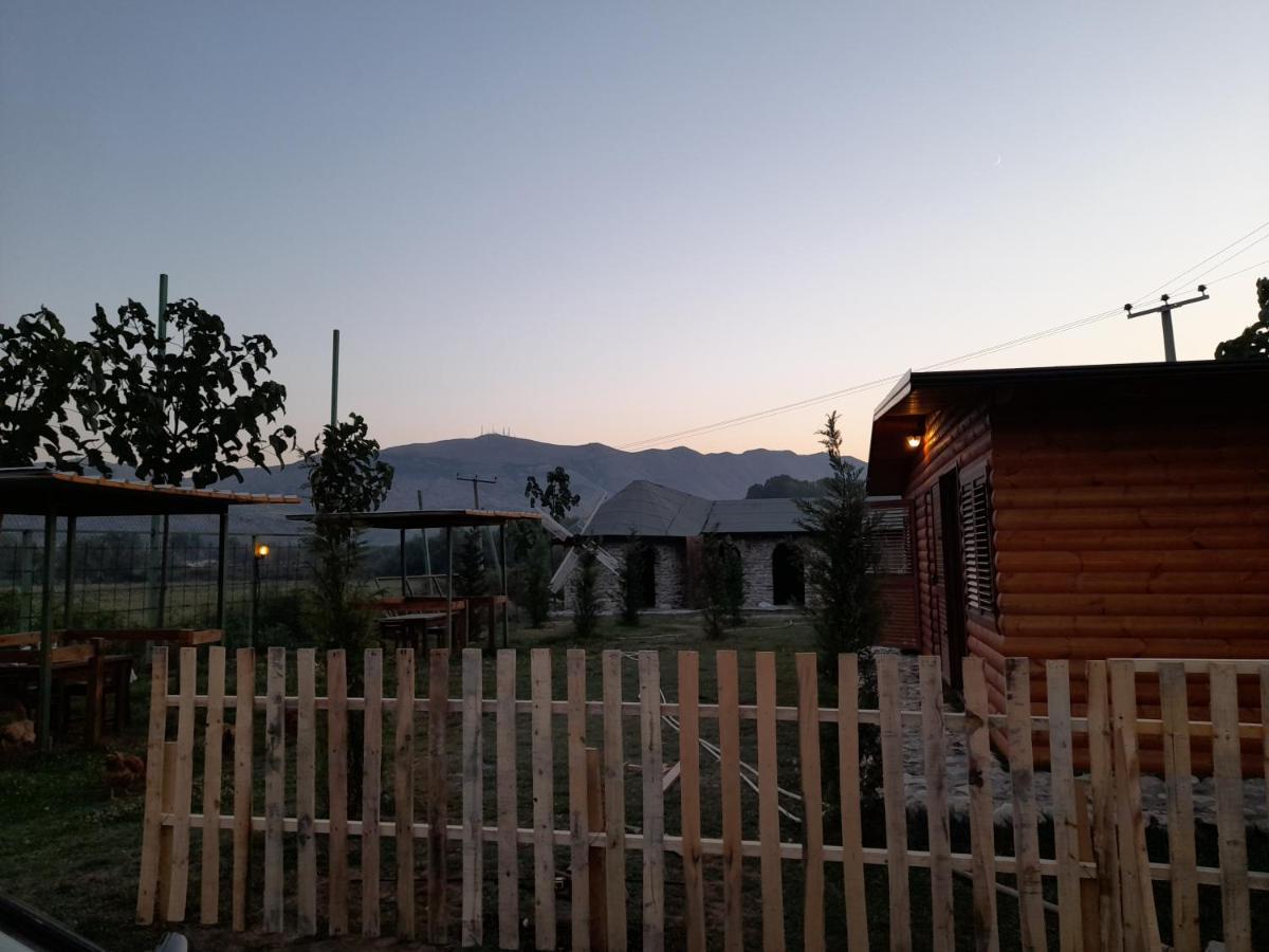 Windmill Shkodra Gesthouse Camping & Grill Екстериор снимка