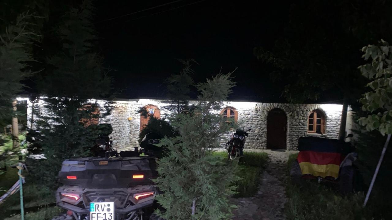 Windmill Shkodra Gesthouse Camping & Grill Екстериор снимка
