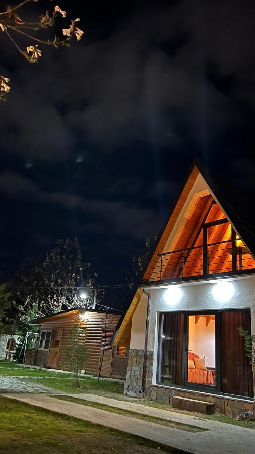 Windmill Shkodra Gesthouse Camping & Grill Екстериор снимка