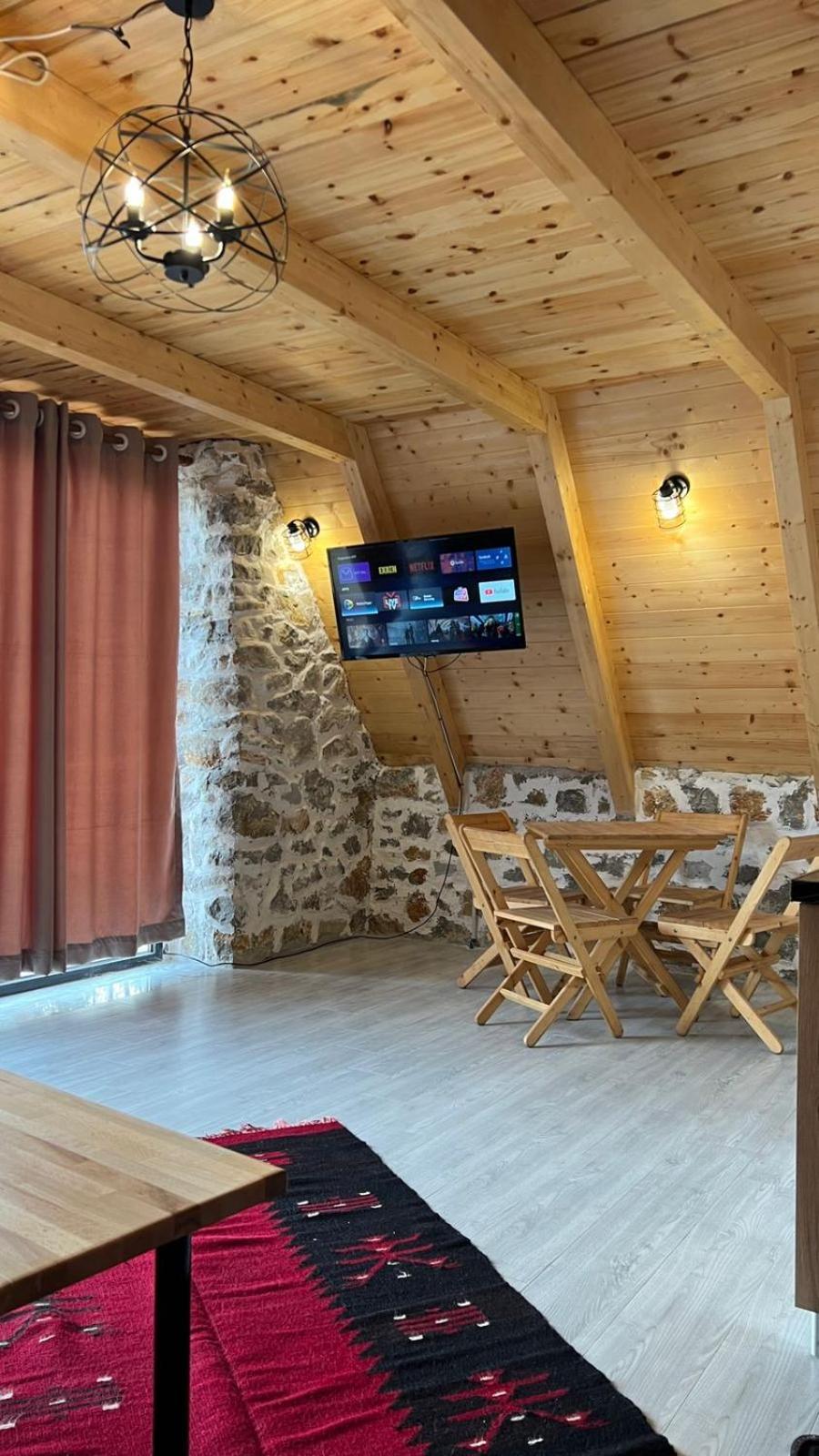 Windmill Shkodra Gesthouse Camping & Grill Екстериор снимка