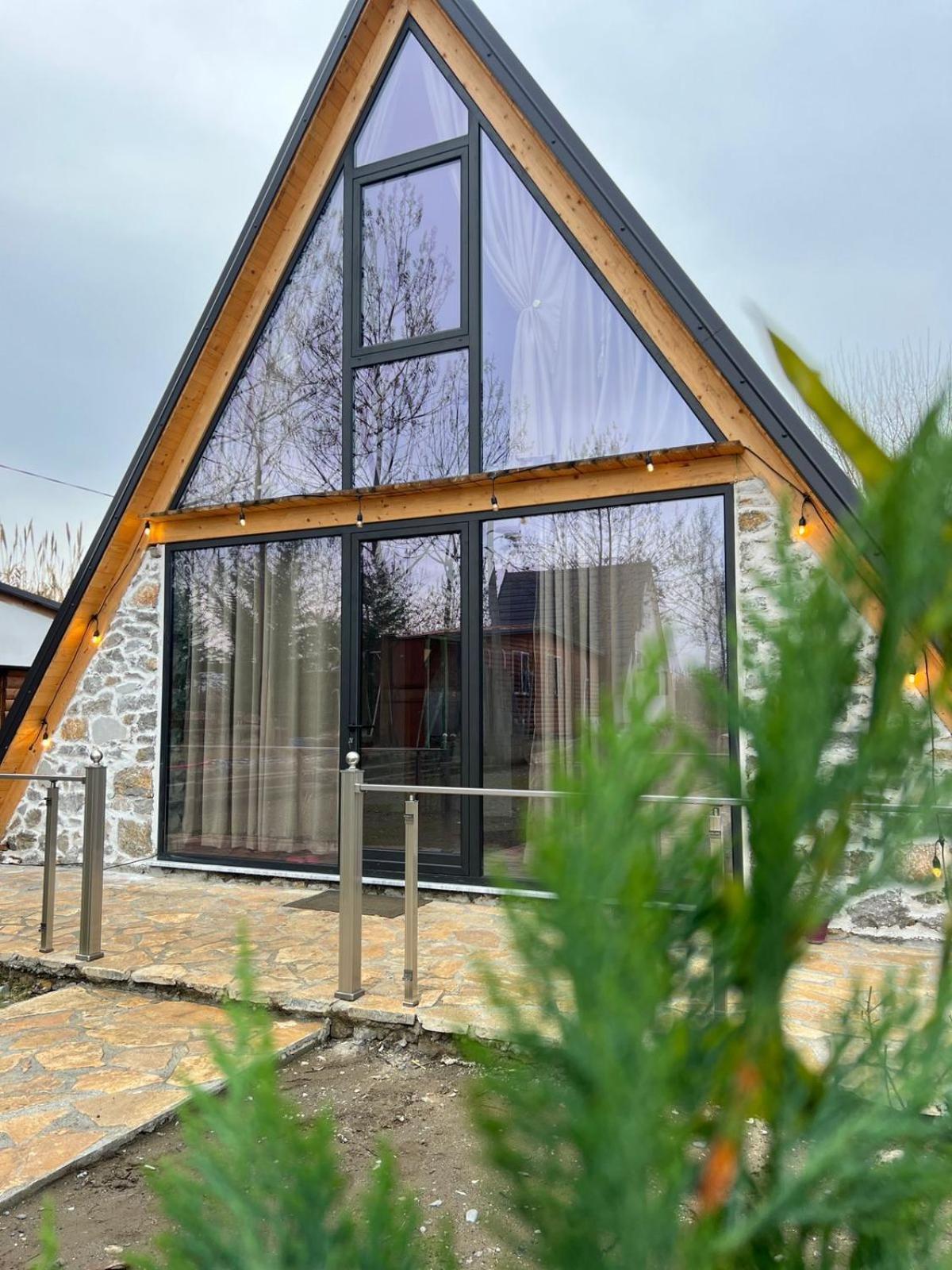Windmill Shkodra Gesthouse Camping & Grill Екстериор снимка