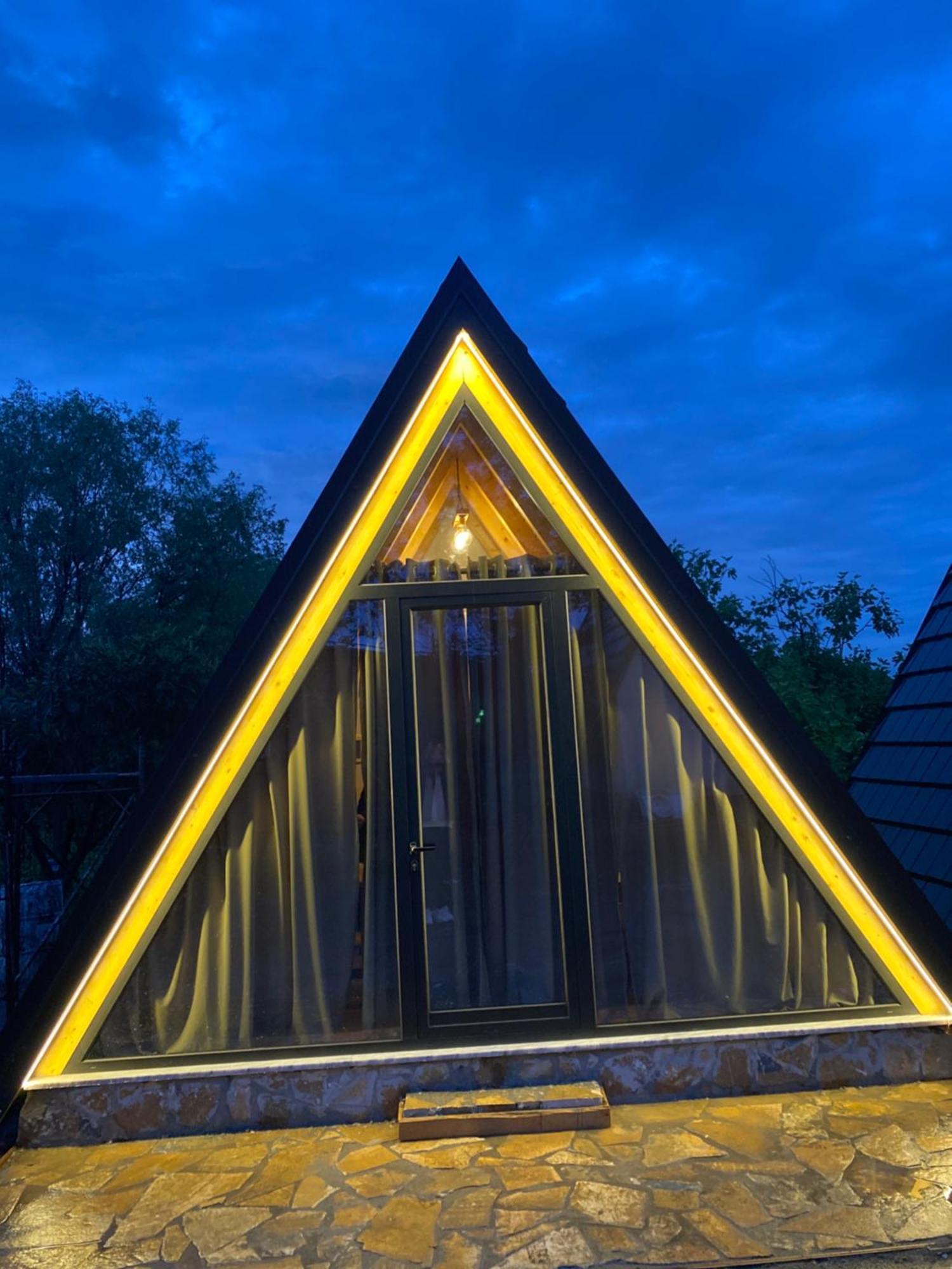 Windmill Shkodra Gesthouse Camping & Grill Екстериор снимка