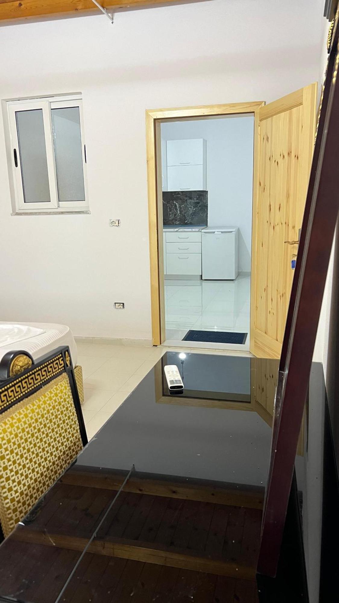 Windmill Shkodra Gesthouse Camping & Grill Екстериор снимка