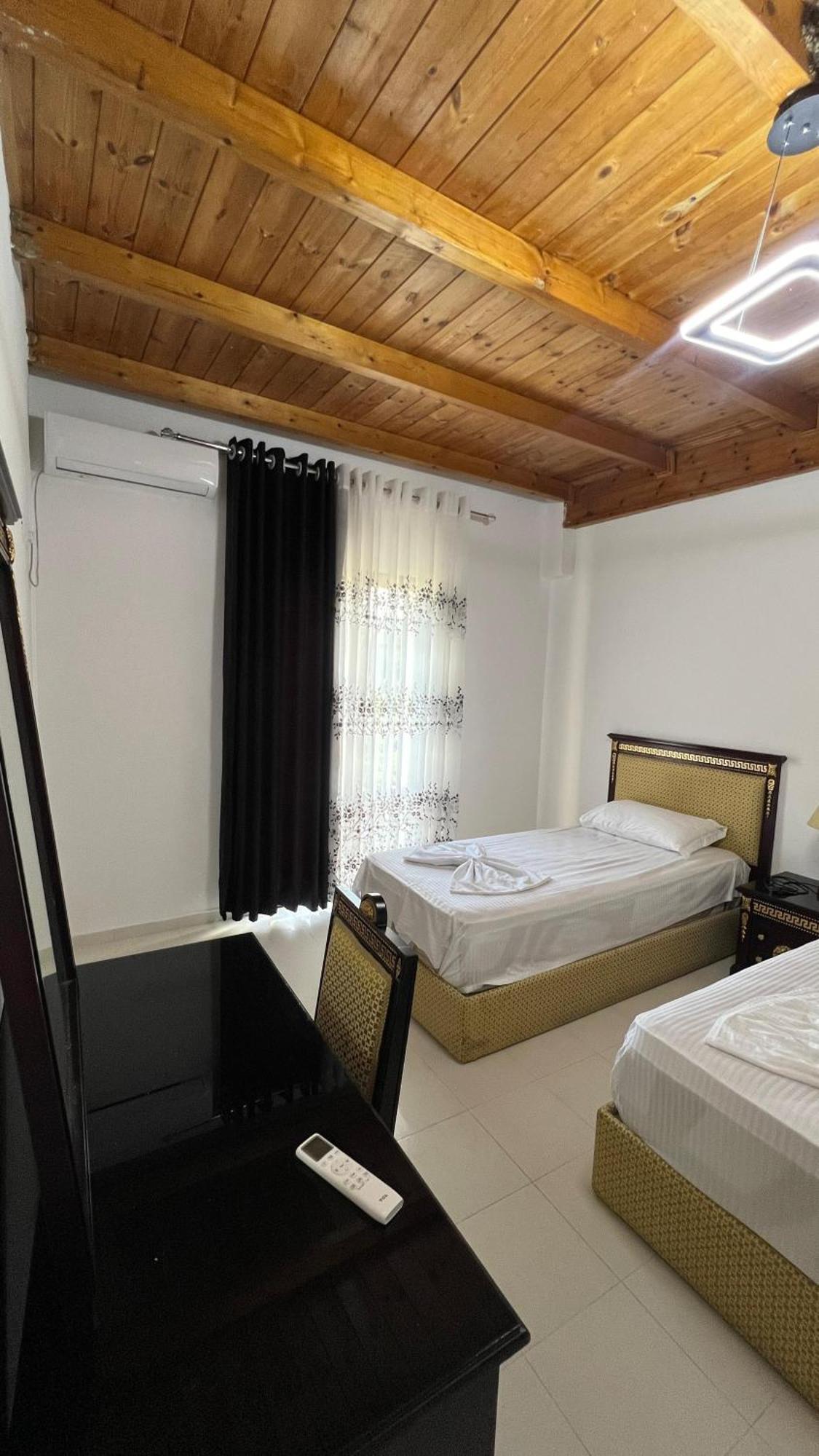 Windmill Shkodra Gesthouse Camping & Grill Екстериор снимка