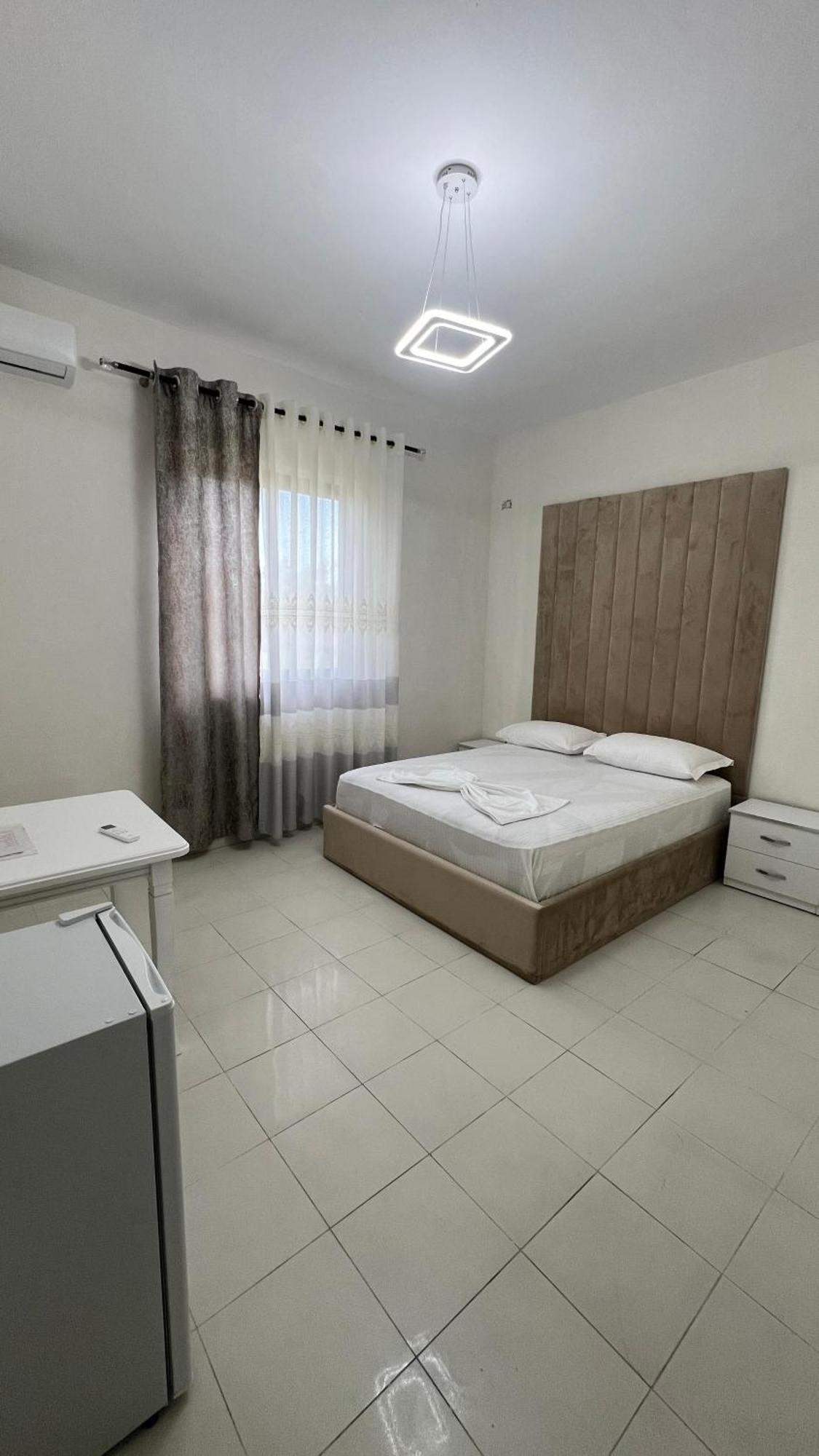 Windmill Shkodra Gesthouse Camping & Grill Екстериор снимка